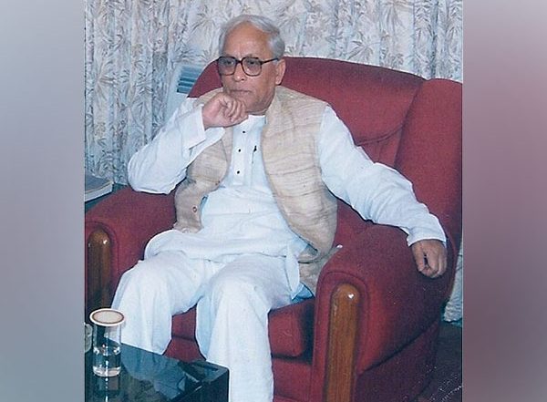 India News | Ex-WB CM Buddhadeb Bhattacharjee on Mechanical Ventilation, Remains Critical but Stable: Hospital