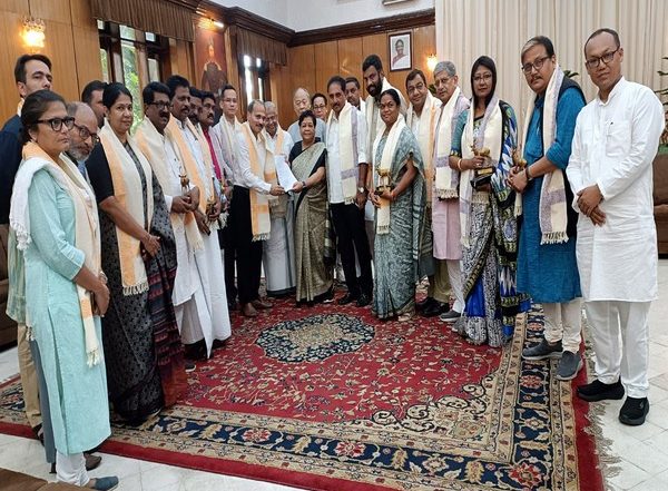 India News | Delegation of INDIA Alliance MPs Which Visited Manipur, to Brief Its Floor Leaders in Parliament Tomorrow