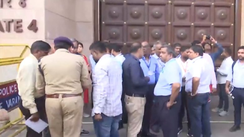 Gyanvapi Mosque Survey Videos: ASI Begins Scientific Survey of Gyanvapi Masjid Complex Excluding 'Wazukhana' Area in Varanasi
