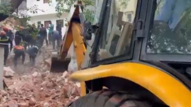 Ahmedabad Building Collapse Video: One Person Killed, Five Rescued As Three-Storey Building Collapses in Mithakhai Gam Locality