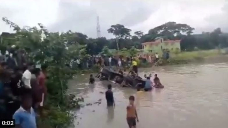 Road Accident in Bangladesh Kills 17 People