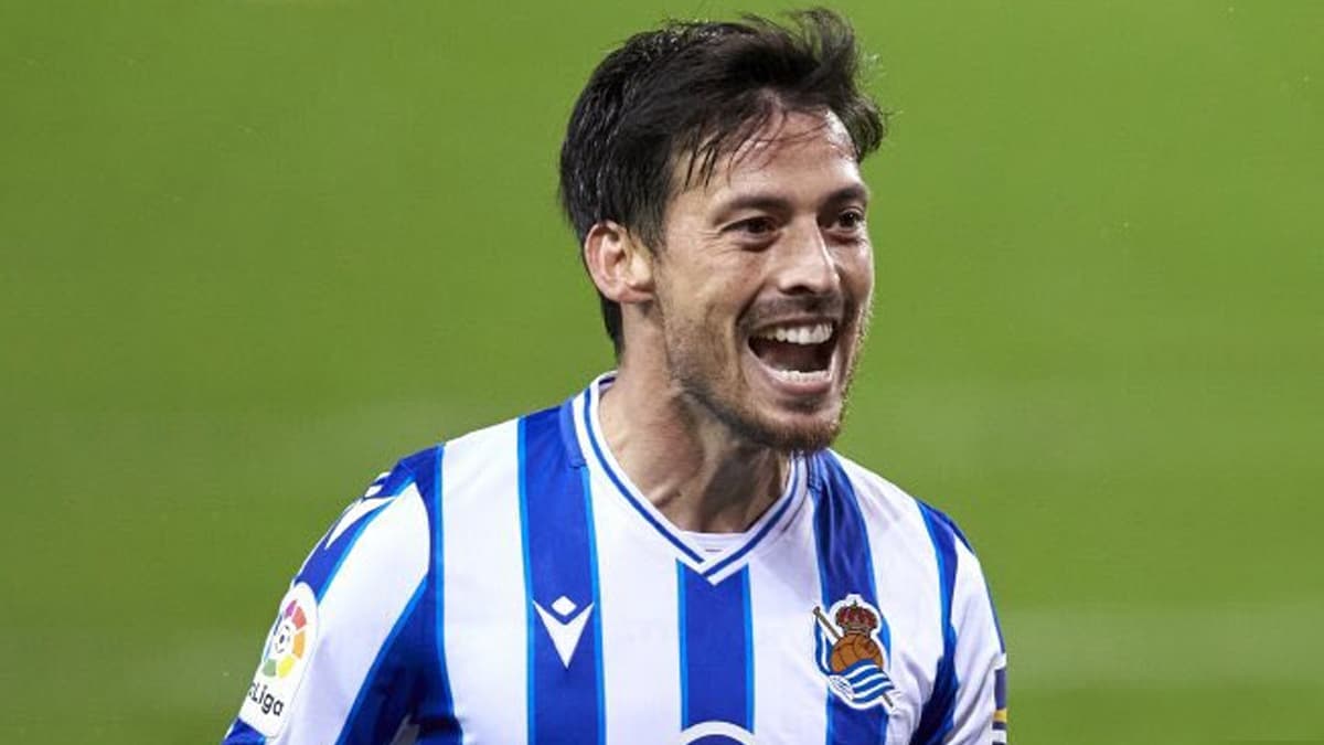 Agency News | David Silva Injures Left Knee During Practice, MRI
