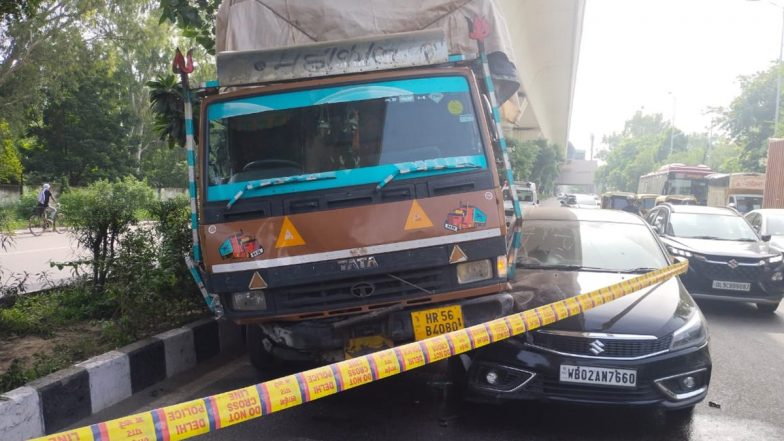 Delhi Hit-and-Run Case: Delhi Police Inspector Killed After Truck Driver Hits His Car From Behind on Rohtak Road (See Pic)