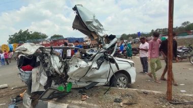 Maharashtra Road Accident: Container Overturns After Hitting Several Vehicles in Shirpur, Seven Killed; Harrowing Photos and Video Surface