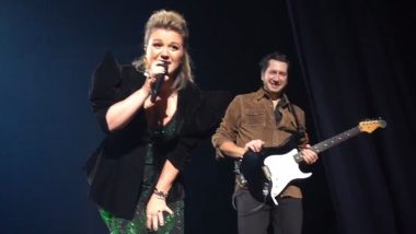 Video of Kelly Clarkson Telling a Female Fan ‘I Just Unfortunately Like D**ks’ During Her Las Vegas Show Goes Viral – WATCH