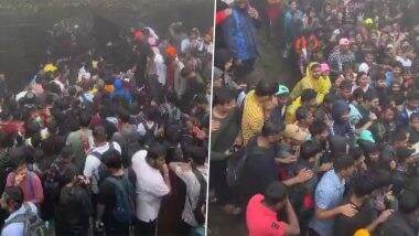 Lohagad Fort in Pune Jam-Packed Videos: Tourists Stranded During Trek as Large Number of People Throng Popular Hill Fort in Maharashtra