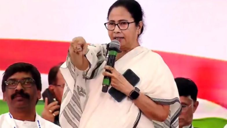 Uttarkashi Tunnel Rescue Operation Update: West Bengal CM Mamata Banerjee Sends Team To Uttarakhand, Says 'Crew Will Help in Evacuation and Safe Return of Bengal Workers Trapped in Silkyara Tunnel'