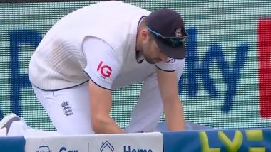 Mark Wood Signs Autographs While Fielding Near Boundary on Day 4 of ENG vs AUS 5th Ashes 2023 Test, Video Goes Viral