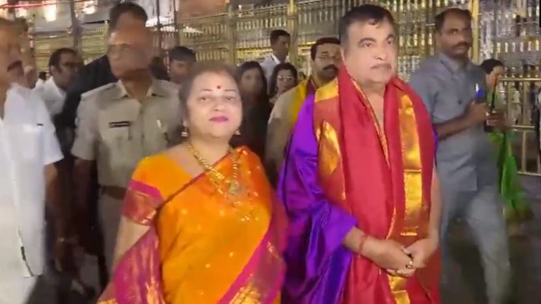 Nitin Gadkari and His Family Take Part in 'Thomala Seva', Offer Prayers to Lord Venkateswara at Sri Venkateswara Swami Temple in Andhra Pradesh's Tirumala (Watch Video)