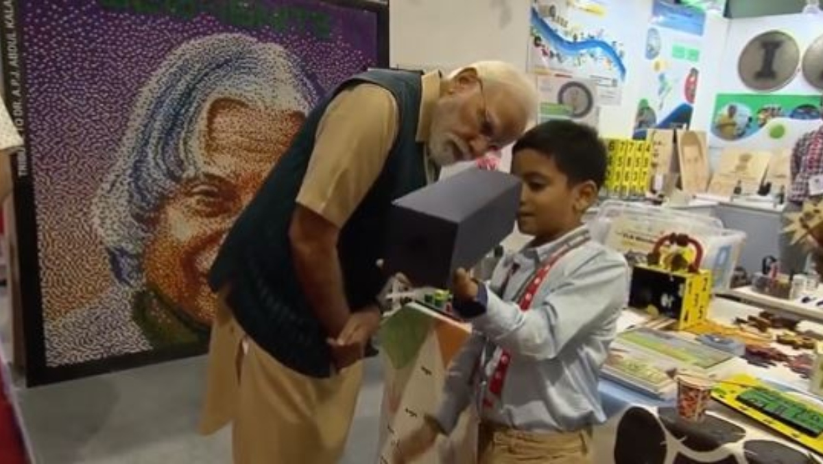 PM Narendra Modi Visits Exhibition Ahead of Akhil Bhartiya Shiksha Samagam Inauguration (Watch Video) | LatestLY