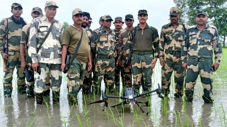 Pakistani Drone Shot Down in Punjab: BSF Shoots Down Pakistan UAV Violating Indian Airspace, Recover Drone From Rajoke Village in Tarn Taran District (See Photos)