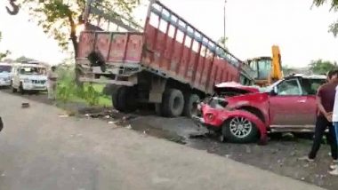 Madhya Pradesh Road Accident: SUV Collides Head-On With Oncoming Truck in Sagar, Six Killed (See Pics)