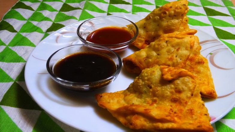 World Samosa Day 2023 Wishes: Netizens Share Pics of Mouthwatering Samosas to Celebrate Day Dedicated to Most Common and Popular Street Food in India