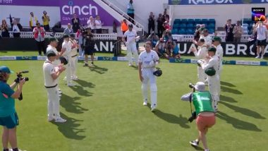 Stuart Broad Receives Guard of Honour From Australian Players As He Walks Out To Bat on Day 4 of Fifth Ashes 2023 Test Ahead of His Retirement (Watch Video)