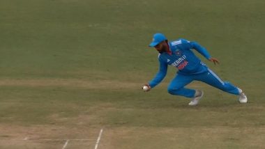 What a Catch! Virat Kohli Pulls Off One-Handed Stunner To Dismiss Romario Shepherd During IND vs WI 1st ODI 2023 (Watch Video)