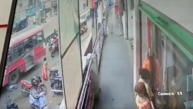 Hyderabad Shocker: Man Throws Himself Under Moving Bus, Dies; Chilling Video of Suicide Goes Viral