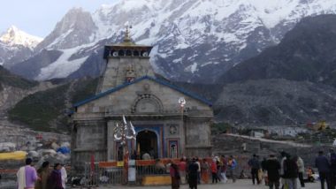 Mobile Phones to be Banned in Kedarnath Mandir? Temple Committee Writes to Police, Seeks Action Against YouTubers, Reels Makers After 'Proposal' Video Went Viral