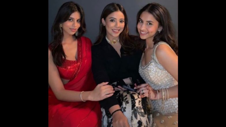 Suhana Khan Looks Ravishing in Red Saree with a Bindi; The Archies Actress Shares Pic with Cousin!