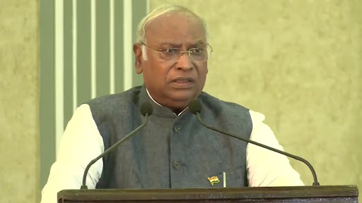 Why Did Mallikarjun Kharge Not Attend Independence Day 2023 Celebration at Red Fort? Congress President Reveals Reasons Behind His Absence (Watch Video)