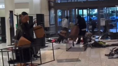 Mass Looting at US Mall Videos: Police Investigating Flash Mob Robbery After Dozens of Burglars Ransack Westfield Topanga Mall in California