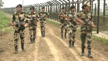 Women BSF Personnel Guard Indo-Pak Border in Punjab’s Amritsar (Watch Video)