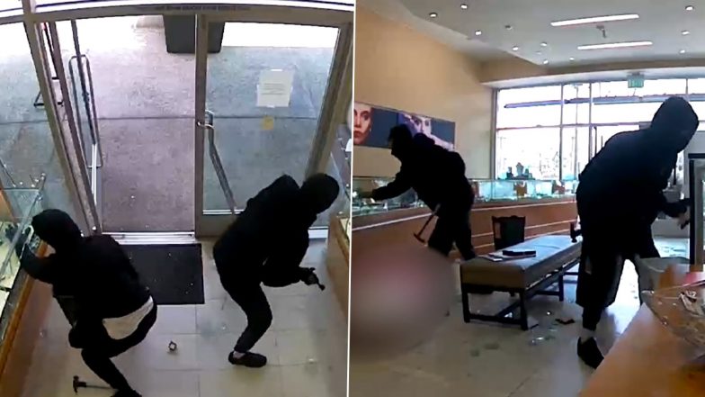 Robbery Caught on Camera in US: Three Masked Men Smash Display Cases With Hammers at Irvine Jewellery Store and Flee With Ornaments Worth USD 9,00,000; Police Share CCTV Video