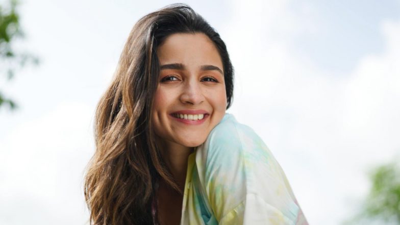 Alia Bhatt Exudes Happy Vibes With Her New Instagram Post, Looks Radiant in a Tie Dye Set (See Pics)