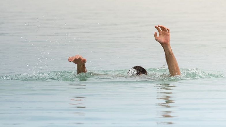 Gujarat: Women Leaps into River to Save Child's Life in Bhavnagar (Watch Video)