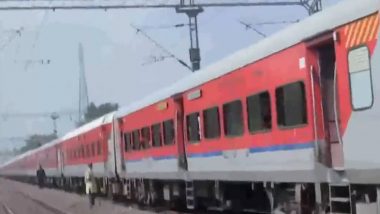 Train Comes to Halt Due to Fire in MP: Udaipur City-Khajuraho Stopped at Sitholi Railway Station in Gwalior After Engine Catches Fire (Watch Video)