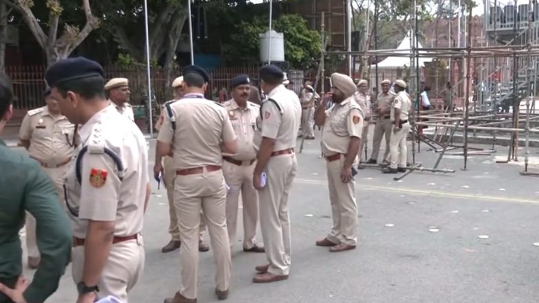 Delhi Shocker: Woman Found Lying in Semi-Naked State Near Wazirabad Crematorium; Probe Launched
