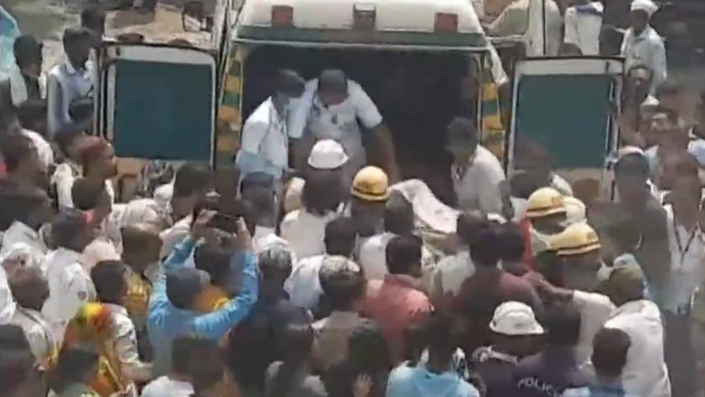 Jalgaon Building Collapse Video: One Dead After Building Collapses in Chhatrapati Shivaji Nagar, Rescue Operation Underway