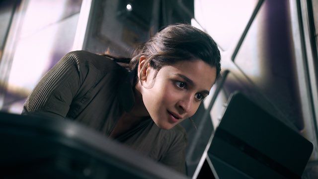 Heart of Stone Review: Gal Gadot and Alia Bhatt's Spy Flick Receives Mixed Reactions from Critics, Call the Film 'Cliched'