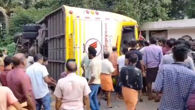 Kerala Road Accident: Kozhikode-Bound Bus Overturns in Palakkad; Two Passenger Killed, Several Injured (Watch Video)