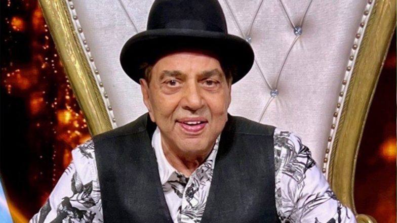 Dharmendra Shares Moustache and Hat Look for Untitled Romantic Film With Shahid Kapoor and Kriti Sanon (View Pics)