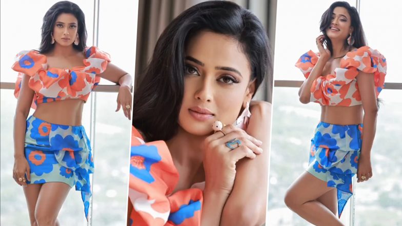 Shweta Tiwari Looks Desirable in a Ruffle Co-Ord Set, Shares Gorgeous Photos on Instagram!