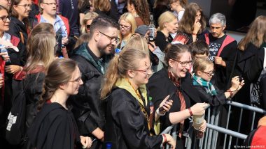 Costumed Harry Potter Fans Break World Record in Hamburg