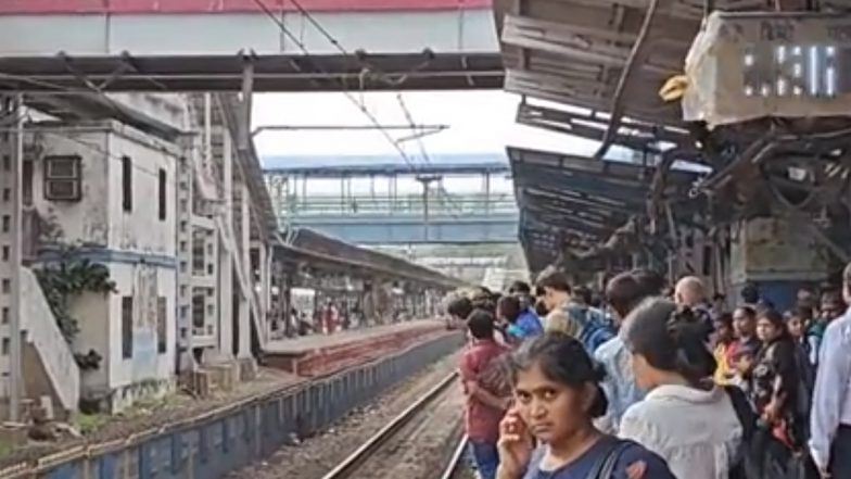 Mumbai Local Train Update: Services Disrupted on Western Line Due to Signal Failure Between Charni Road and Churchgate Stations (Watch Videos)