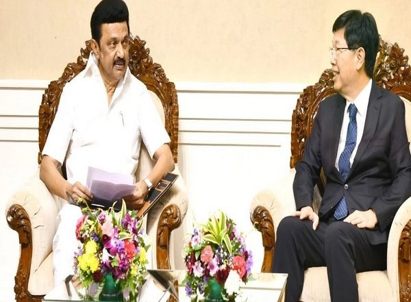 Business News | Foxconn Signs Letter of Intent to Set Up Rs 1,600 Crore Mobile Components Manufacturing Facility in Tamil Nadu