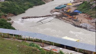 Uttarakhand Bridge Collapse Video: Labourer Washed Away After Under-Construction Bridge Collapses in Alaknanda River, Search Underway