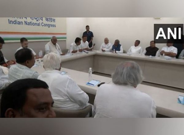India News | Kharge, Rahul Gandhi Meet Karnataka Congress Leaders to Discuss Lok Sabha Poll Strategy