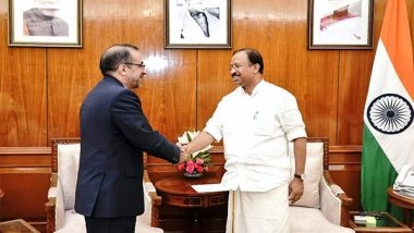 World News | MoS Muraleedharan Thanks Iranian Envoy Iraj Ilahi for Early Release of 8 Indian Fishermen