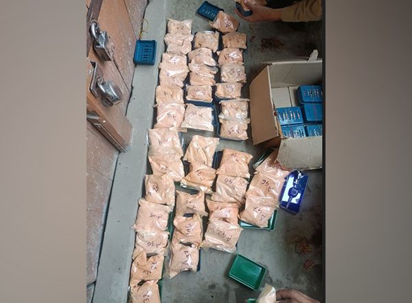 India News | Assam: Police Seize 768 Grams of Heroin in Karimganj; 1 Arrested
