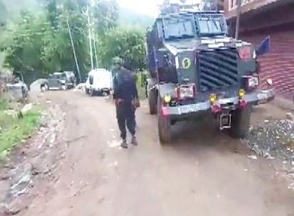 Jammu and Kashmir: Security Forces Launch Drones to Locate Group Terrorists Hiding Halan Heights in Kulgam, Indian Army’s Para SF Troops Moved in