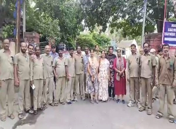 India News | Hyderabad: TSRTC Staff Stage Protests at Bus Depots over Governor Delaying Merger Bill