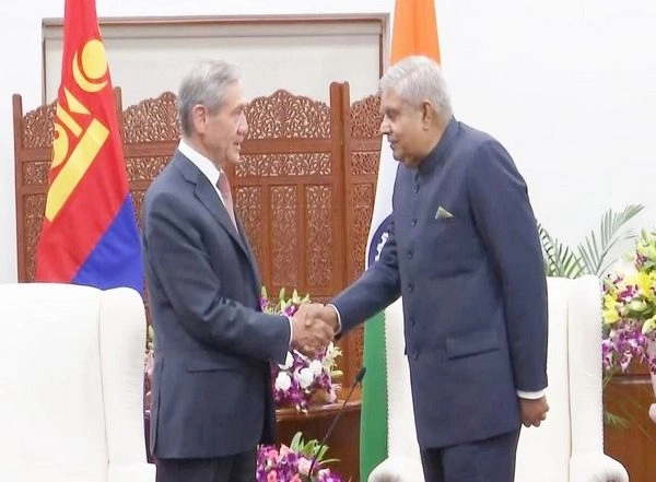 World News | Former Mongolian PM Enkhbayar Nambar Calls on Vice President Jagdeep Dhankar