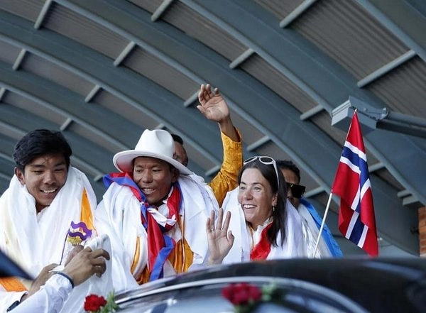 World News | World's Fastest Duo to Climb All 14 Tallest Peaks Get Rousing Welcome in Nepal