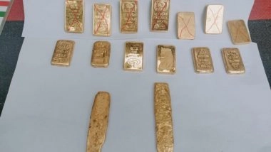 India News | West Bengal: BSF Catches Smuggler with 15 Gold Biscuits Valued at over Rs 1 Crore 