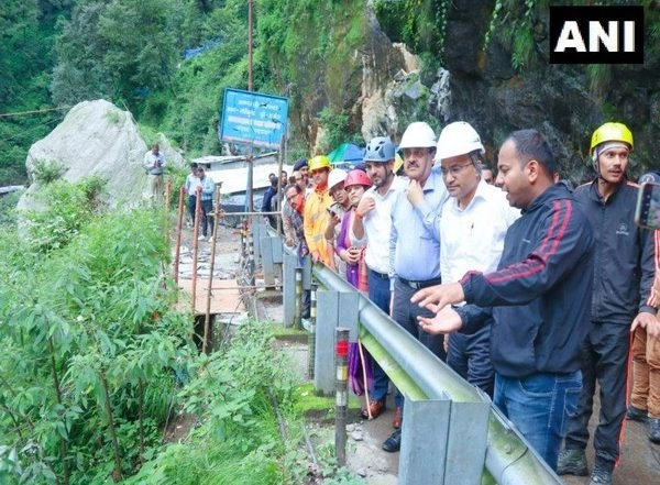India News | Gaurikund Landslide: Three Killed, Search Operation Still Underway