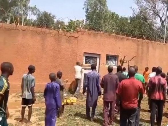 World News | Fresh Tension Grips Niger as Deadline for Coup Leaders to Restore Democracy Expires - Vimarsana News