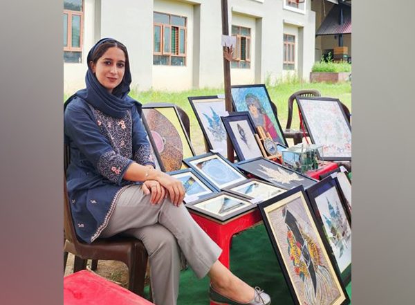 India News | Kashmiri Doctor Sets Records and Inspires Youth Through Her Unique Artistic Journey